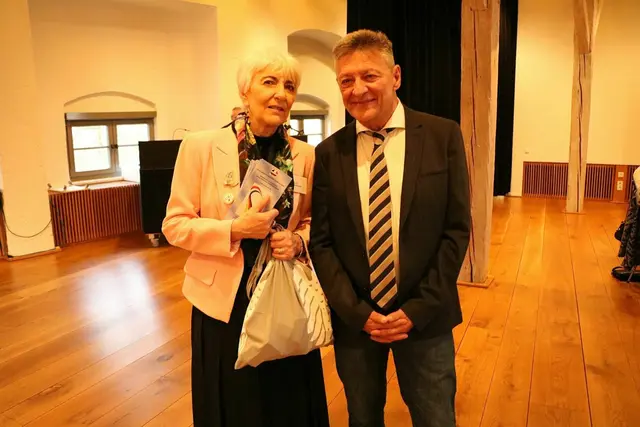  von links  Präsidentin  der AFAC FRANCE-ALLEMAGNE DU CHER´Mde. Lydie Botquin neben Präsident der Deutsch-Französischen Gesellschaft  Reiner Link  | Foto: Marianne Stenglein