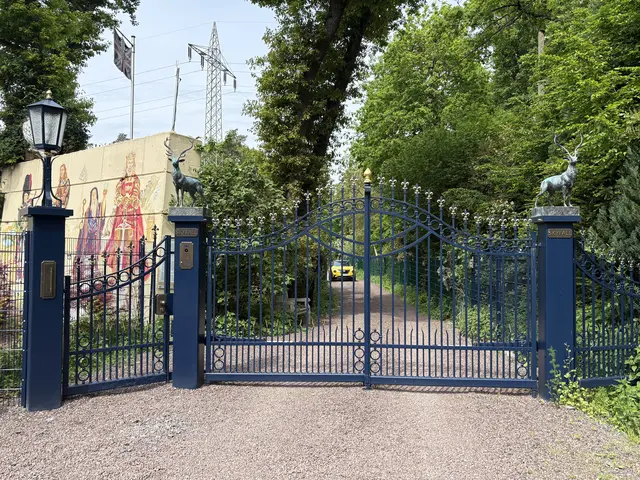 SKYFALL-Gate
In Deutschland, wahrscheinlich Europa und weltweit, ist dieser Nachbau einmalig.