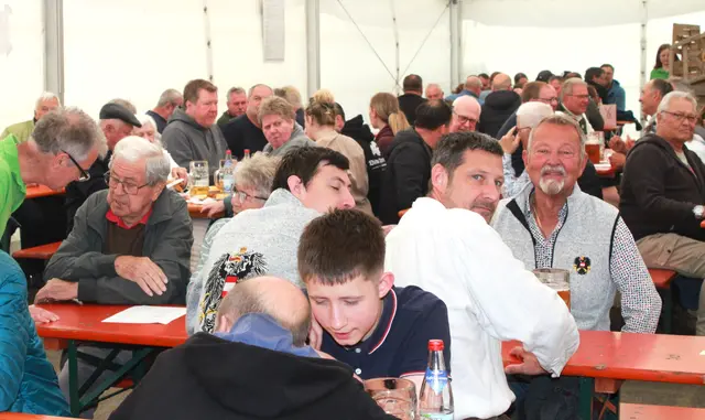 An allen vier Festtagen war Spaß, Spiel, Unterhaltung und Musik Trumpf beim traditionellen Meitinger Siedlerfest auf dem Mehrzweckplatz der Marktgemeinde.  | Foto: Peter Heider