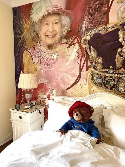 Queens Room