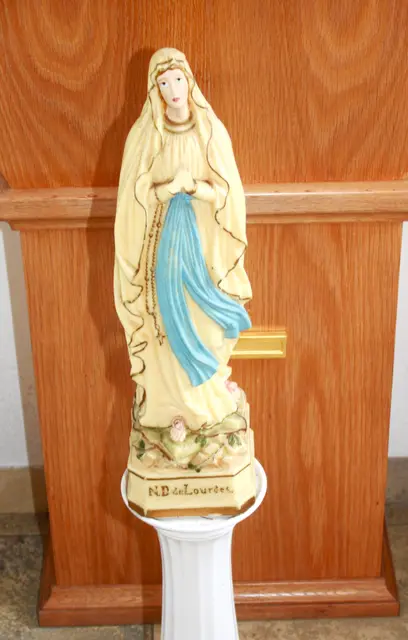 Auch eine Marienstatue ziert den Innenraum der St. Martinskapelle | Foto: Peter Heider