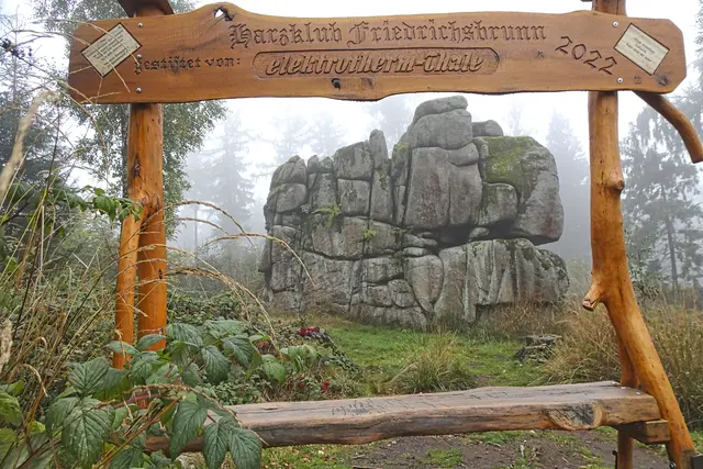 Große Teufelsmühle bei Nebel  