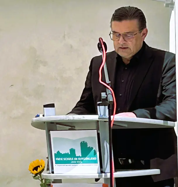 Oberbürgerneister und Schirmherr Armin Müller las aus "Die 40 Tage des Musa Dagh" von Franz Werfel.