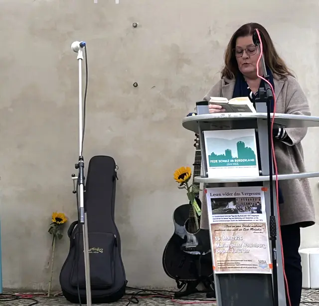 Pfarrerin Christina Lang: Heinrich Mann "Das öffentliche Leben". 