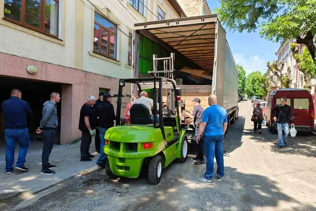 Der neue, 8 Tonnen schwere Kolping Hilfstransport kam am 18. Mai in Czernowitz in der Ukraine an.