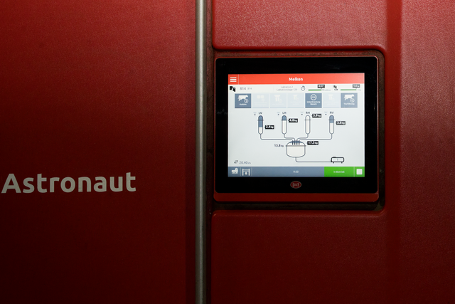 Wundermilche Eismannsberg: Der gesamte Melkvorgang geschieht computergesteuert. | Foto: FSeventfoto
