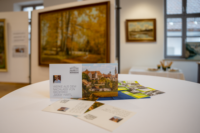 Verkauf von Bildern des Friedberg Malers und Häuserbauers Siegfried Hartl in der Friedberger Archivgalerie | Foto: FSeventfoto
