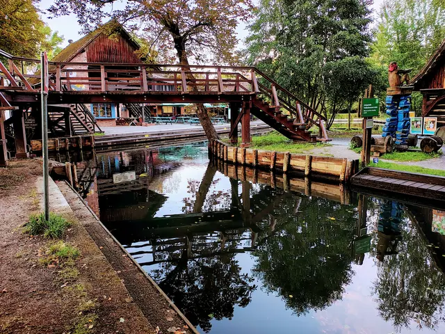 Kreuzung mit Fußgängerbrücken | Foto: JH