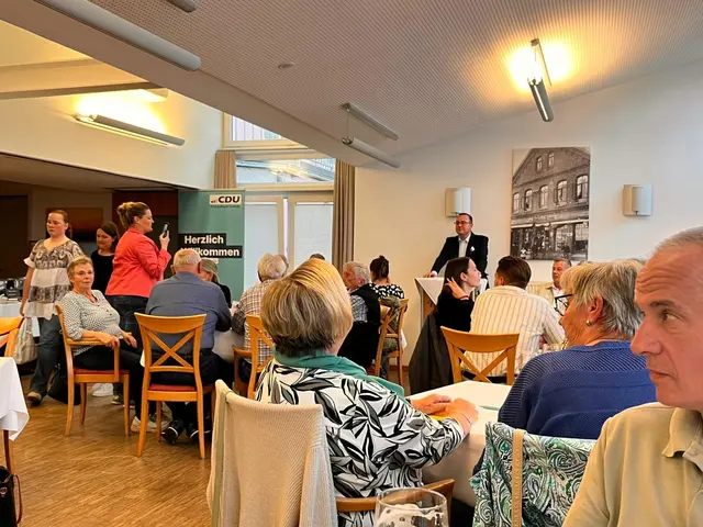 Gute Stimmung bei der Impulsrede vom Dr. Marco Schinze-Gerber | Foto: (c) CDU OV Sehnde / sl