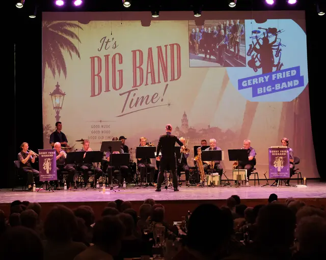 Die Gerry Fried Big-Band sorgte für gute Unterhaltung. | Foto: Stadt Gersthofen (Stefan Krug)