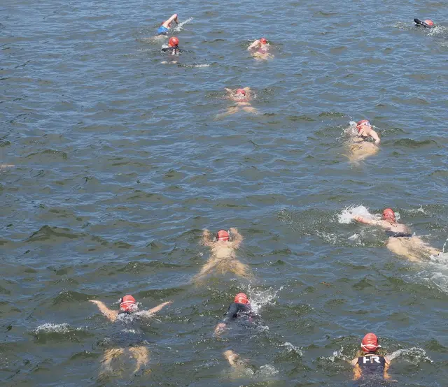 Badeverbot bei 30 Grad ? Köln schwitzt | Foto: Frei von Rechten Dritter