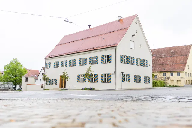 Mit dem Denkmalpreis des Bezirks Schwaben ausgezeichnet: Das Fuggeramtshaus in Rettenbach. | Foto: Tobias Atzkern / coredia - Medienproduktion GmbH