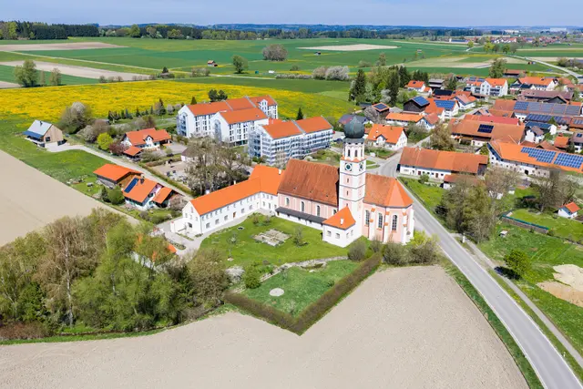 Mit dem Denkmalpreis des Bezirks Schwaben ausgezeichnet: Das Kloster Mussenhausen. | Foto: Tobias Atzkern / coredia - Medienproduktion GmbH