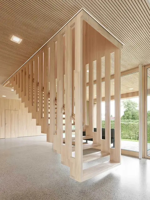 Eine schwebende Treppe, viel Holz und offene Gestaltung: Der Neubau des Palliativdienstes Mittelschwaben, ausgezeichnet mit dem Architekturpreis des Bezirks Schwaben. | Foto: Kristie Meyer