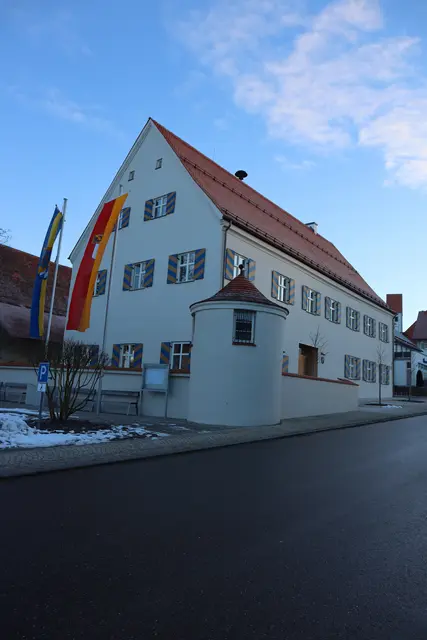 Mit dem Denkmalpreis des Bezirks Schwaben ausgezeichnet: Das Fuggeramtshaus in Rettenbach. | Foto: Silke Plösch