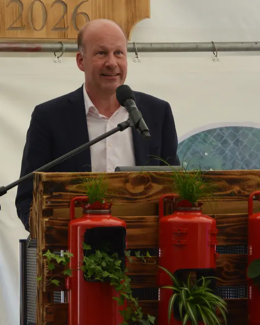 Landrat Martin Sailer begrüßte die Gäste und gratulierte zum neuen Feuerwehrhaus in Edenbergen. | Foto: Stadt Gersthofen (Kai Schwarz)