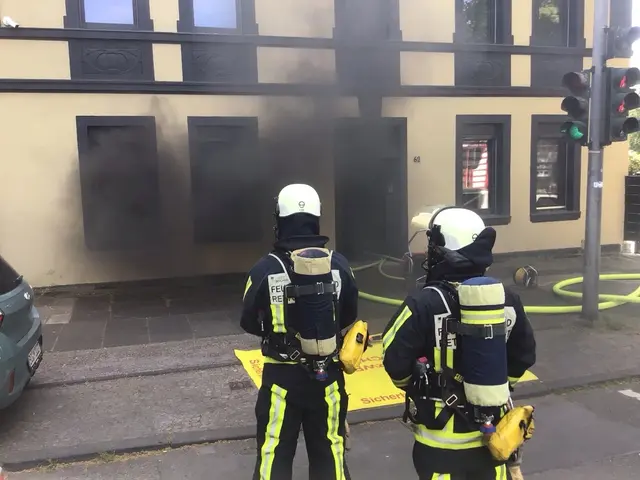  Feuerwehr und Rettungsdienst Rauchentwicklung | Foto:  Feuerwehr Bochum