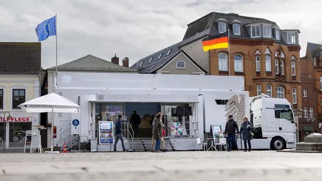Das Infomobil des Deutschen Bundestages macht Halt in Gelsenkirchen | Foto: Deutschen Bundestages