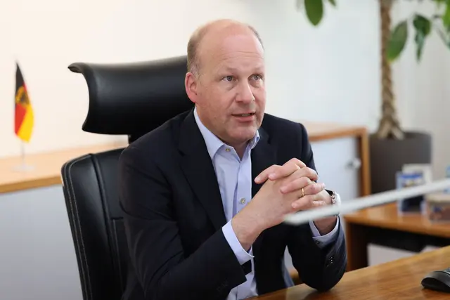 Landrat Martin Sailer fordert von der Bundesregierung eine verlässliche Finanzierung für die kommunalen Kliniken. | Foto: Julia Pietsch