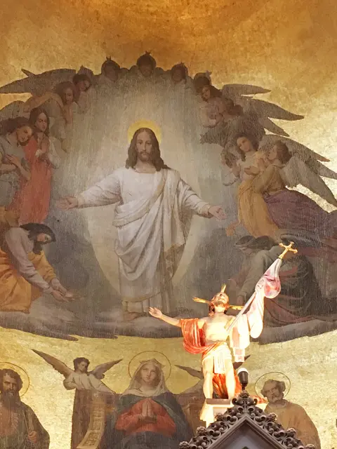 Mit weit geöffneten Armen heißt Christus in der Apsis der Stadtpfarrkirche alle willkommen, die die Jakobskirche betreten.

Diese Haltung hat sich die Gemeinde von St. Jakob zum Vorbild genommen. Willkommen sind alle, die sich mit Kirche, Pfarrei, Gruppen und Verbänden verbunden fühlen. Willkommen sind auch die vielen Menschen, die St. Jakob durch ihr Engagement und ihre Präsenz zu einem lebendigen und bunten Mittelpunkt des gesellschaftlichen Lebens in unserer Stadt machen. Und willkommen sind die Besucherinnen und Besucher von nah und fern, die sich vom italienischen Flair der Stadtpfarrkirche angezogen fühlen und sie erkunden. | Foto: P. Steffen Brühl SAC