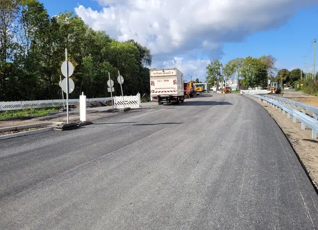 Bilder Schepers / Neue Fahrbahn Richtung Wesel Bahnhof