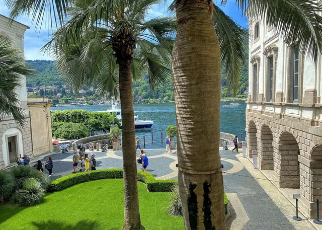 Isola Bella, Eingang zum Palazzo | Foto: copyright Margot Klütsch