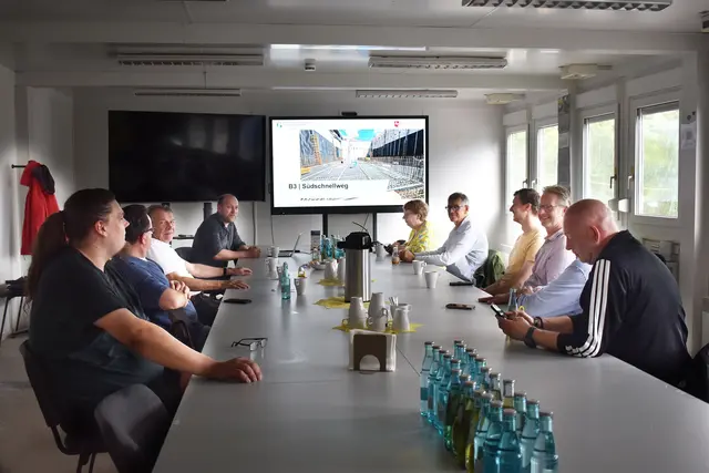 Reinmar Wunderling erläuterte die weiteren Arbeiten am Südschnellweg.