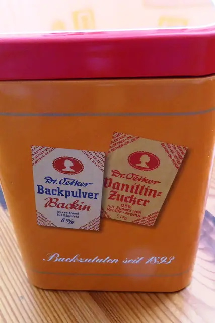 Seitenansicht: Backzutaten seit 1893.