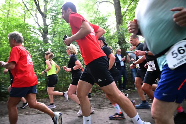 Der sozialdemokratische Oberbürgermeisterkandidat Axel von der Ohe lief beim Döhrener Abendlauf durch die Südliche Leineaue mit