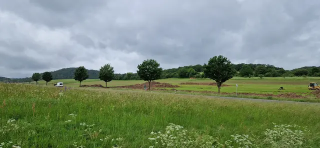 Erdarbeiten für den dritten Umschlagplatz für Windräder zwischen Laisa und Eifa