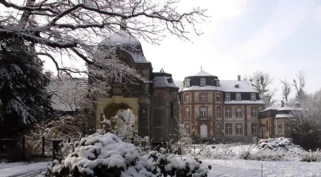 Schloss Türnich ist eine spätbarocke Schlossanlage in Kerpen‑Türnich (Rhein‑Erft‑Kreis), rund 15 km südwestlich von Köln. Die Anlage gilt als eines der bedeutendsten und am vollständigsten erhaltenen Barockensembles im Rheinland.