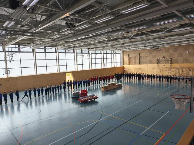Zur Siegerehrung waren dann alle Teams angetreten  | Foto: Valeria Horst