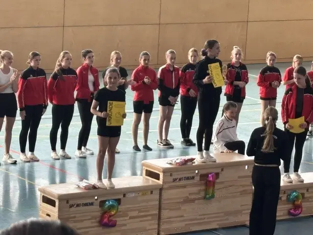 "Die Siegerehrung in der Altersklasse 11-12“  | Foto: Valeria Horst