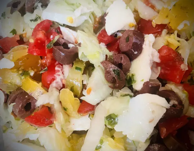 SALAT mit Schafskäse