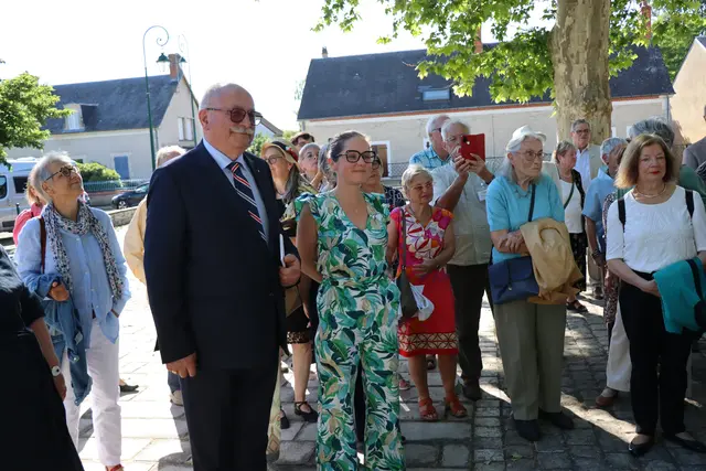 Bürgermeister von Marmagne neben der Vize Bürgermeisterin Constance Bonduelle / Bourges | Foto: Marianne Stenglein