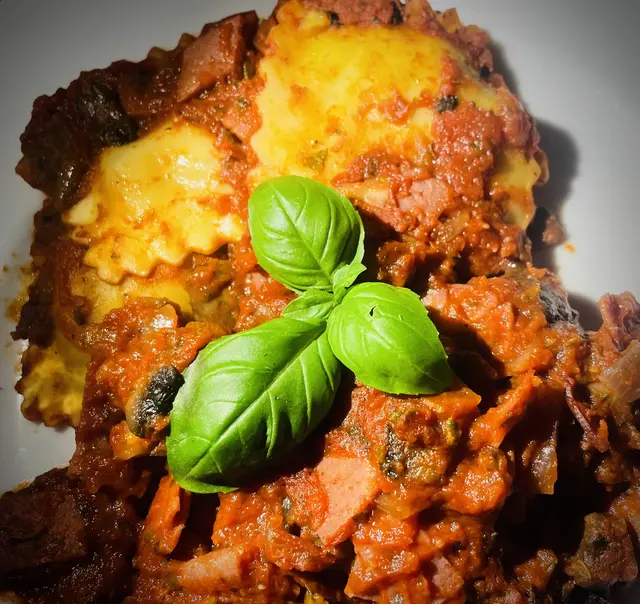 Tortelinni mit Tomatensosse