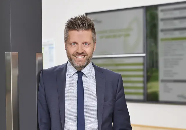 Porträt von Martin Gösele, Vorsitzender des Arbeitskreises der Geschäftsführungen und Vorstände schwäbischer Krankenhäuser und Vorstand der Wertachkliniken