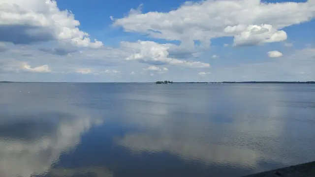 Noch einmal Blick zur Festungsinsel Wilhelmstein.