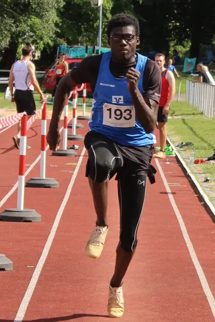Anlauf zum Weitsprung durch Donatus Olowookere