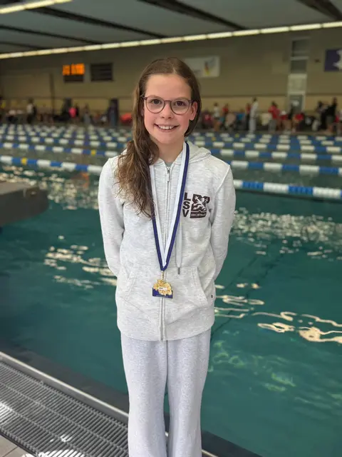 Eine weitere Schwimmerin des Lehrter SV setzte sich überregional an die Spitze: Lina Wittbold wurde in Hamburg norddeutsche Mehrkampfmeisterin im Schmetterlingsschwimmen.  | Foto: Verein