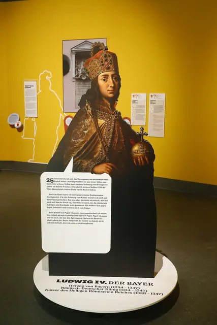 An Kaiser Ludwig der Bayer erinnern die Markttage 2026. Er galt als Förderer der Städte und verlieh Aichach 1347 das Stadtrecht. Hier seine Figur in der Ausstellung "Wiege der Wittelsbacher" im FeuerHaus. 