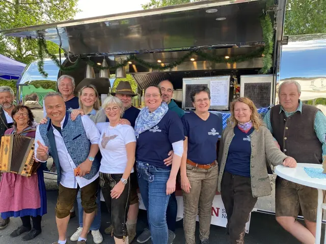 Von links: Helmut Schachner, Claudia Schachner, Jaey Ho, Dr. Markus Bühne, Natalya Stephan, Monika Uhl Vorsitzende Partnerschaftsverein, Gerhard Uhl, Alexandra Wiedholz, Markus Wiedholz, Dr. Helge Bühne, Jörg Dietze | Foto: Gerhard Uhl