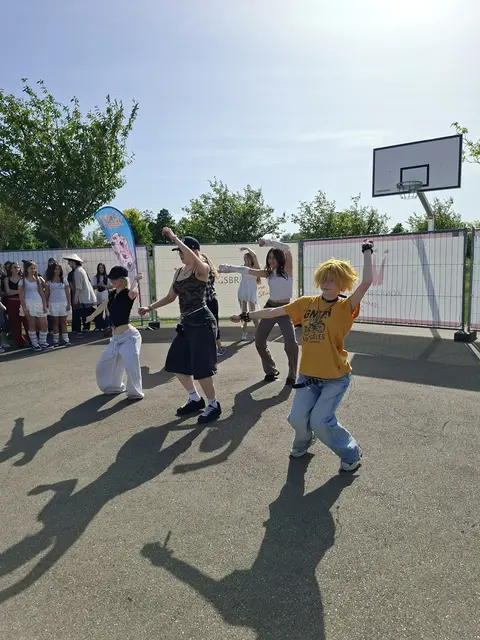 K-Pop Random Dance 