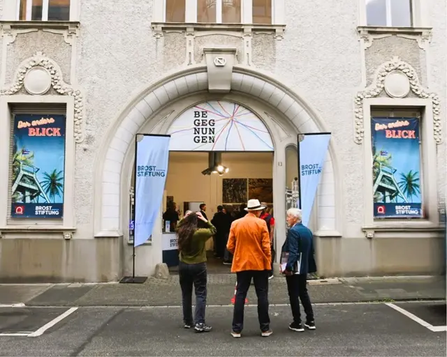 Kulturort in der Ruhrtalstadt Mülheim: VILLA ARTIS mit dem MMKM KUNSTMUSEUM MUSERUM MODERNE KUNST MÜLHEIM, der RUHR GALLERY und einem großen Ateliertrakt für Bildende Kunst.