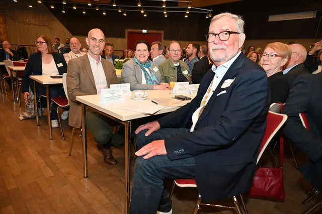 Zwei Bürgermeister an einem Tisch