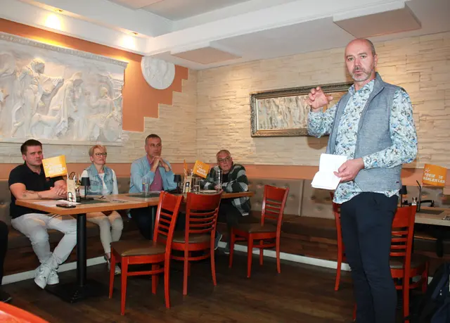 Franz Wengenmayr berichtete über Beschlussfassungen im Marktgemeinderat. | Foto: Peter Heider