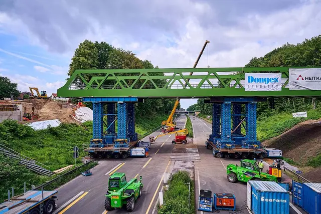 Neue Brücke der Lothringentrasse über die A 43  | Foto:  Stadt Bochum / Dennis Yenmez