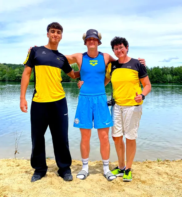 Patricio Neuhäusler und Frank Kurmyshkin gemeinsam mit ihrer Trainerin Irina Bychkova.