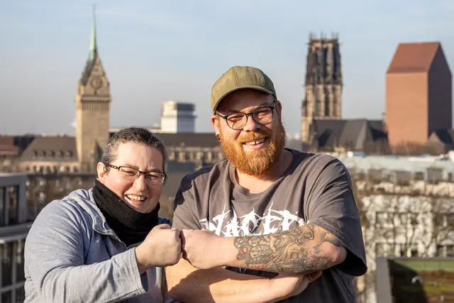 Im Bild Christina Schubert und Sebastian Wittke vom Jugendreferat des Evangelischen Kirchenkreises Duisburg.
Foto: Rolf Schotsch
