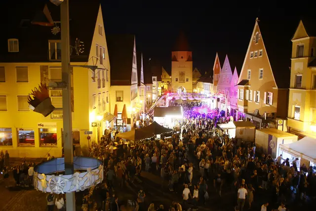 Beim Stadtfest wird die Aichacher Altstadt zur Party-Meile.  | Foto: Erich Echter